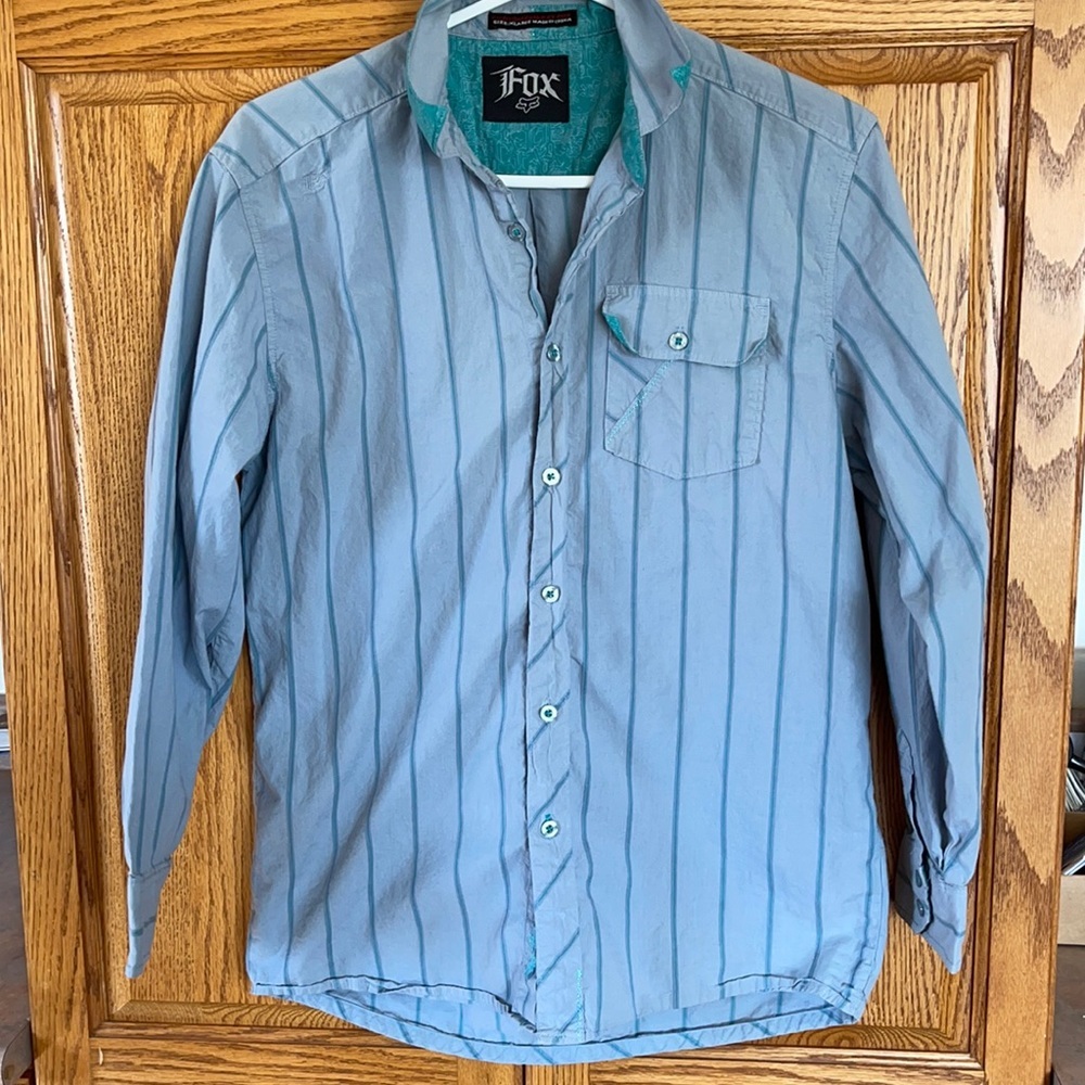Gorgeous Fox button up shirt size XL🔥🔥